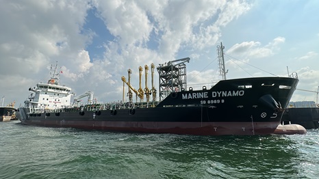 Chevron’s first hybrid electric fueling barge arrives in Singapore